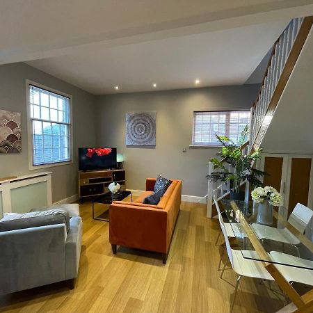 Вилла Luxury 3-Bed Victorian Townhouse Hosted By Hutch Lifestyle Лимингтон Экстерьер фото