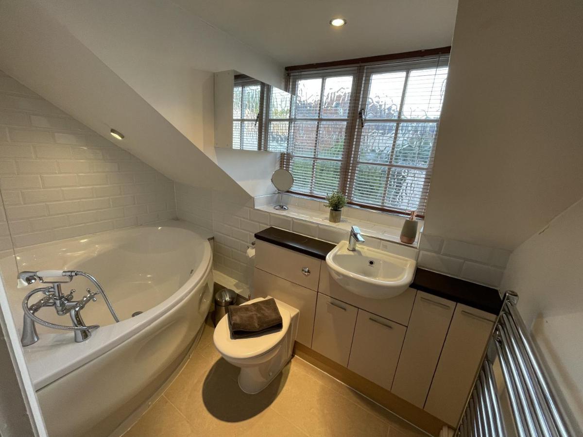 Вилла Luxury 3-Bed Victorian Townhouse Hosted By Hutch Lifestyle Лимингтон Экстерьер фото
